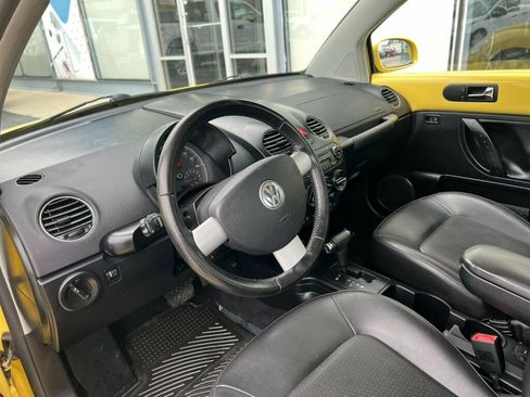 Used 2009 Volkswagen Beetle S FWD image 11