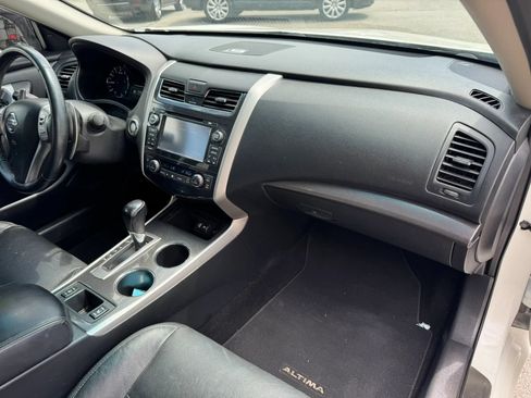 Used 2014 Nissan Altima 3.5 SL w/ Technology Package FWD image 25