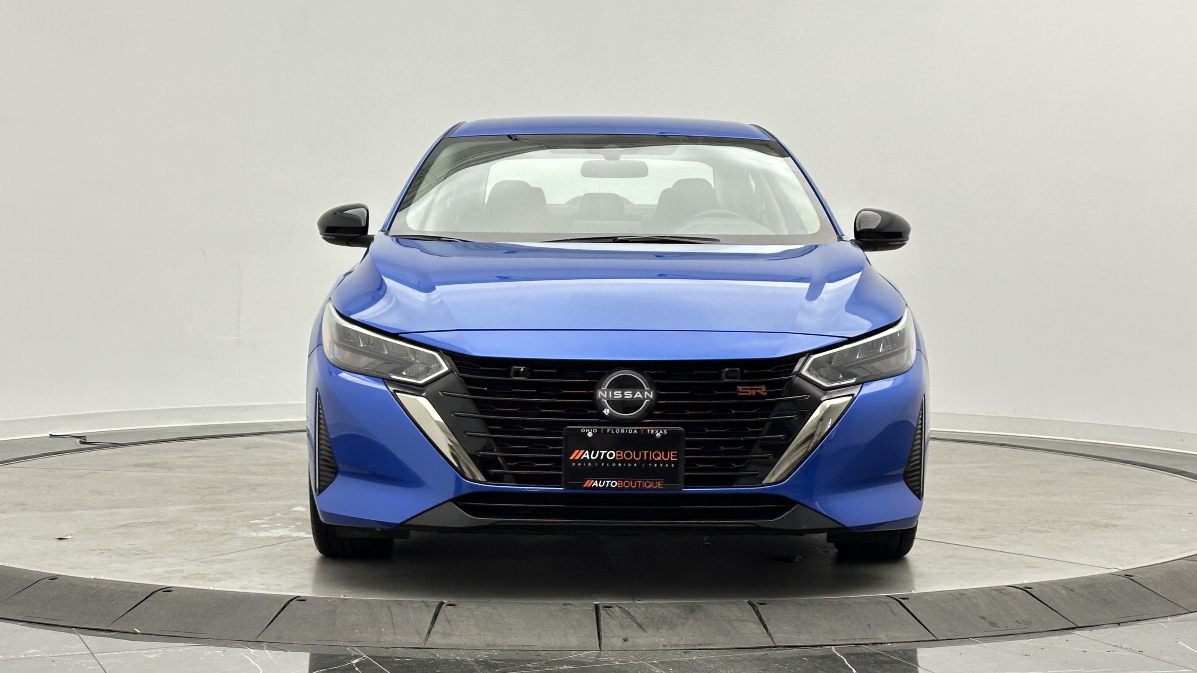 Used 2025 Nissan Sentra SR FWD image 2