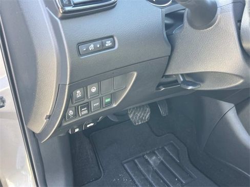 Used 2022 Nissan Rogue Sport SV w/ Technology Package image 28