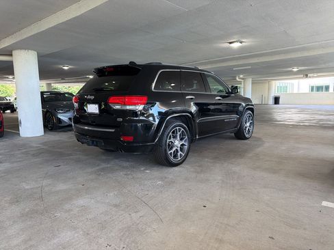 Used 2019 Jeep Grand Cherokee Overland AWD/4WD image 8