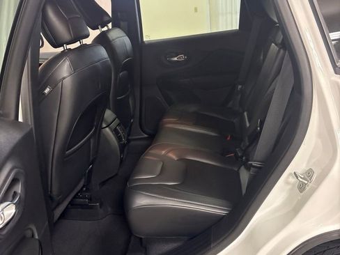 Used 2021 Jeep Cherokee Latitude Plus AWD/4WD image 20