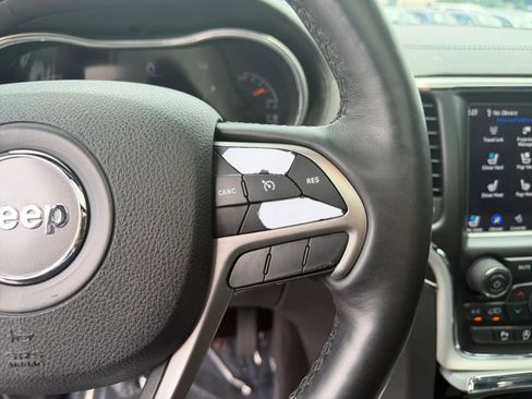Used 2018 Jeep Grand Cherokee Overland w/ Interior Metal Package RWD image 23