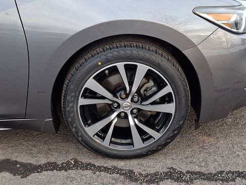 Used 2018 Nissan Maxima 3.5 SV image 8