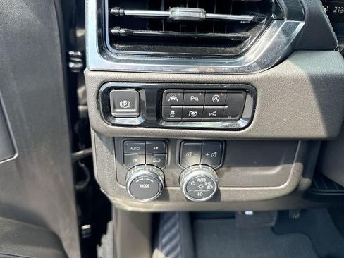 Certified 2025 GMC Yukon Denali AWD/4WD image 18