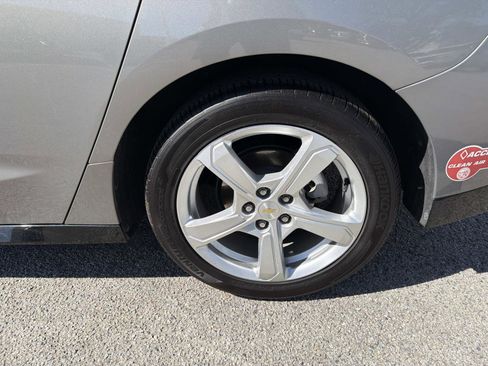 Used 2017 Chevrolet Volt LT w/ Comfort Package image 6