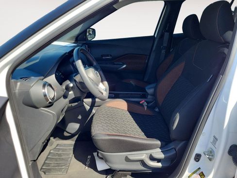 Used 2021 Nissan Kicks SR FWD image 10