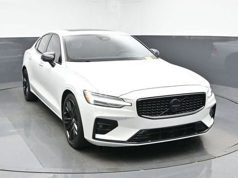 Used 2024 Volvo S60 B5 Plus w/ Climate Package FWD image 2
