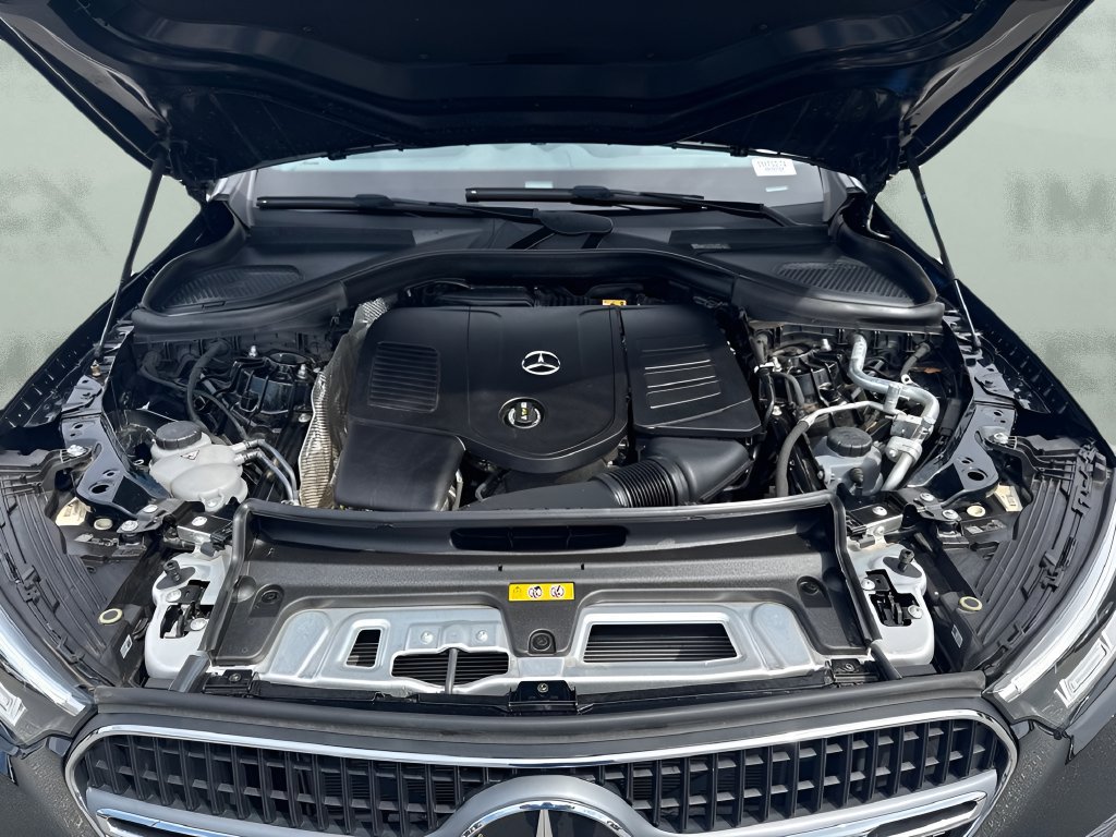 Used 2025 Mercedes-Benz GLC 300 image 21