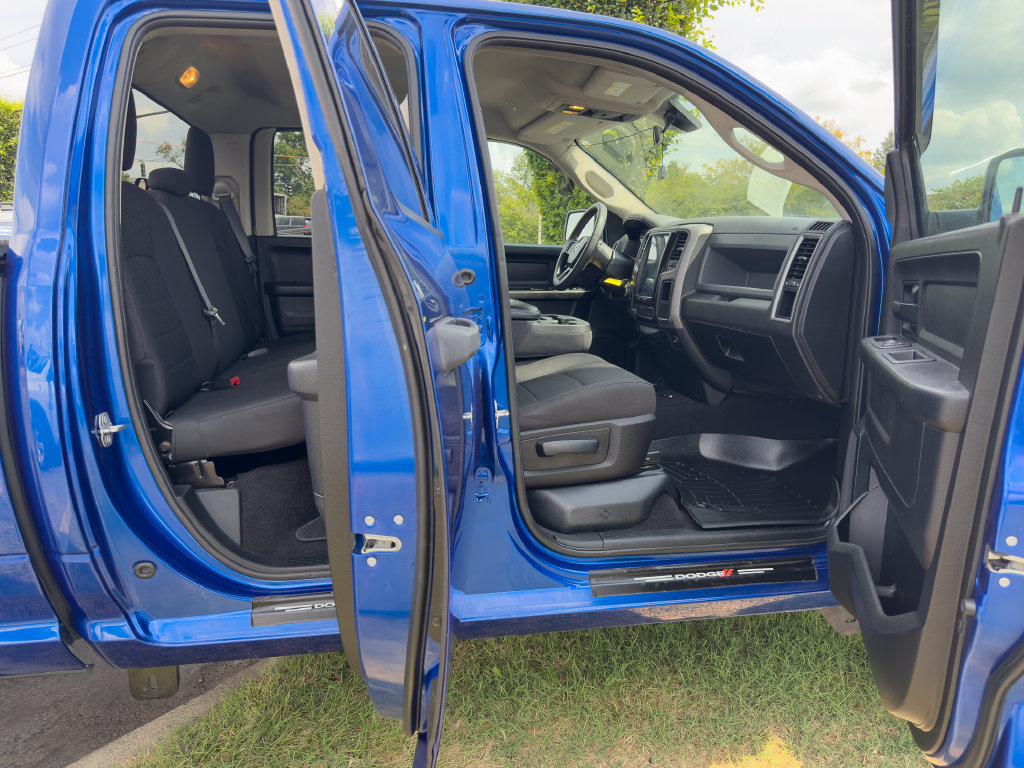Used 2019 RAM 1500 Express w/ Express Value Package AWD/4WD image 10