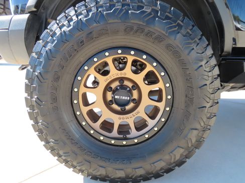 Used 2023 Ford Bronco Badlands AWD/4WD image 9