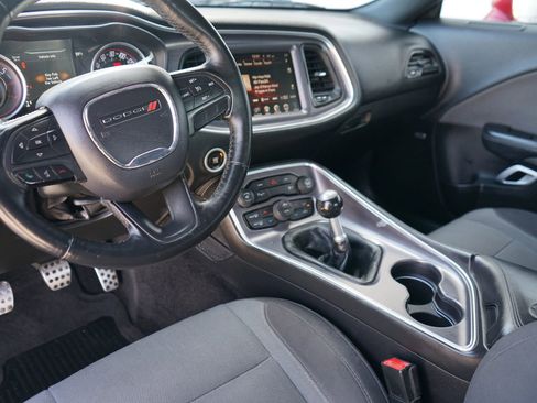 Used 2016 Dodge Challenger R/T w/ Driver Convenience Group image 17