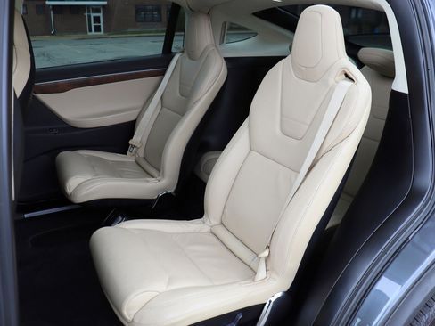 Used 2017 Tesla Model X 100D image 15