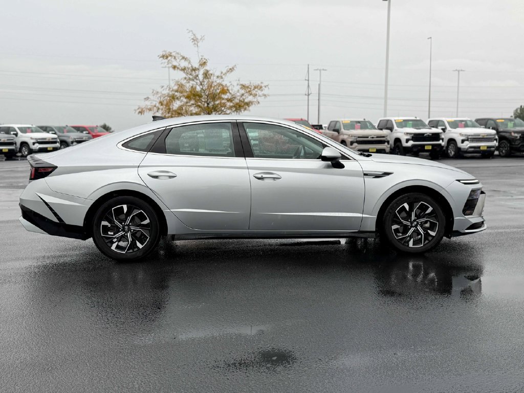 Used 2025 Hyundai Sonata SEL FWD image 6