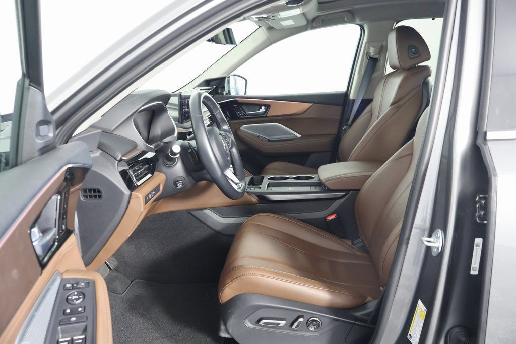 Used 2025 Acura MDX w/ Technology Package FWD image 9