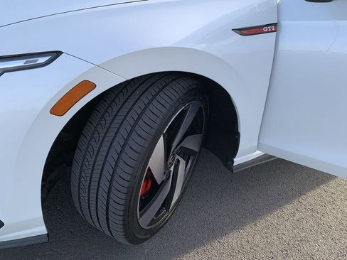 Used 2024 Volkswagen GTI S image 11