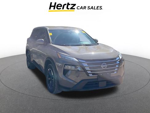 Used 2025 Nissan Rogue SV image 1