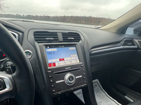 Used 2018 Ford Fusion Titanium image 18