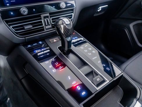 Used 2024 Porsche Macan GTS image 48