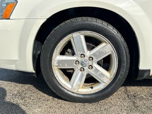 Used 2009 Dodge Avenger R/T FWD image 14