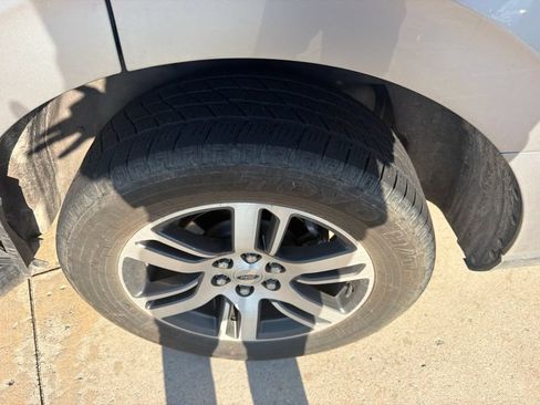 Used 2024 Ford Expedition XLT RWD image 2