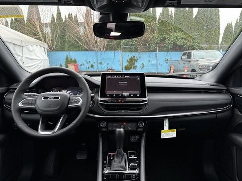 New 2026 Jeep Compass Latitude image 10