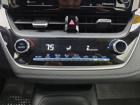 Used 2022 Toyota Corolla SE image 31