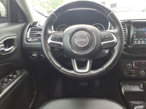 Used 2021 Jeep Compass Latitude w/ Sun and Sound Group FWD image 5