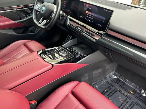 Used 2024 BMW i5 eDrive40i w/ M Sport Package image 16