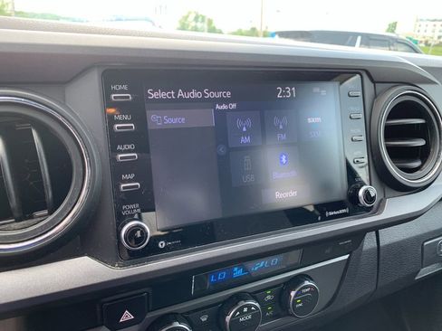 Used 2023 Toyota Tacoma TRD Sport AWD/4WD image 21