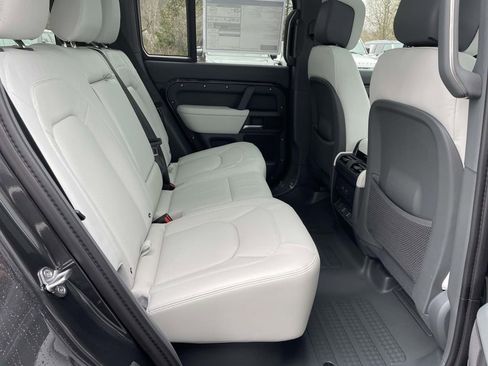 New 2026 Land Rover Defender 110 X-Dynamic SE AWD/4WD image 19