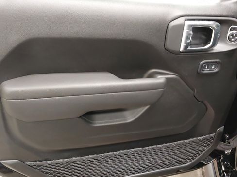 New 2025 Jeep Wrangler Rubicon image 24