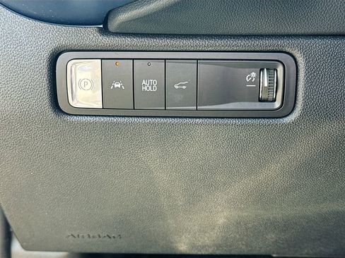 Used 2024 Chevrolet Equinox EV LT FWD image 11