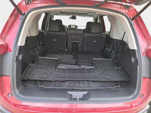 Used 2025 Honda Pilot Touring image 12