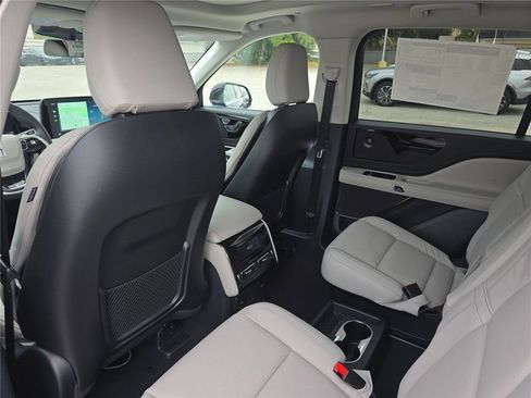 New 2026 Lincoln Aviator Reserve image 13