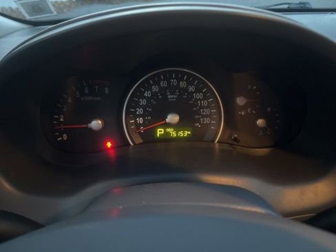 Used 2012 Kia Sedona LX image 8