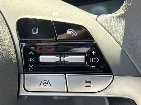 New 2026 Hyundai Elantra SEL Sport Premium FWD image 25