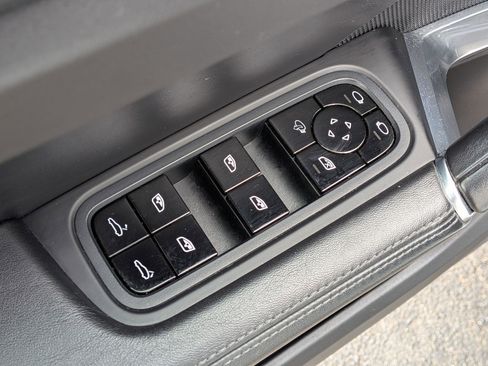 Used 2021 Porsche Cayenne Turbo image 16