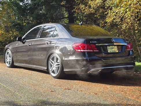Used 2014 Mercedes-Benz E 550 4MATIC Sedan image 3