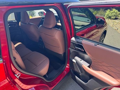 New 2025 Mitsubishi Outlander SEL image 14