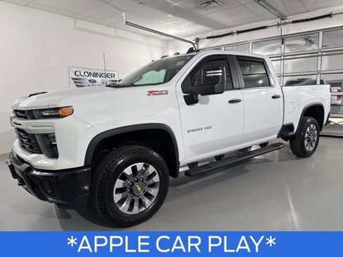 Used 2024 Chevrolet Silverado 2500 Custom w/ Custom Value Package image 5