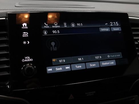 Used 2022 Honda Pilot Touring image 4