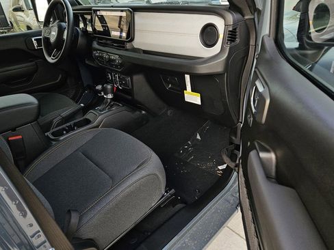 New 2026 Jeep Gladiator Sport AWD/4WD image 7