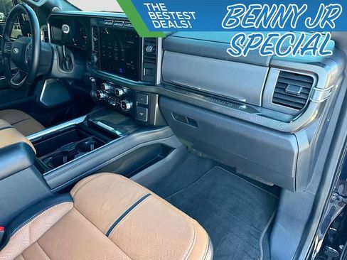 Used 2024 Ford F450 Platinum image 31