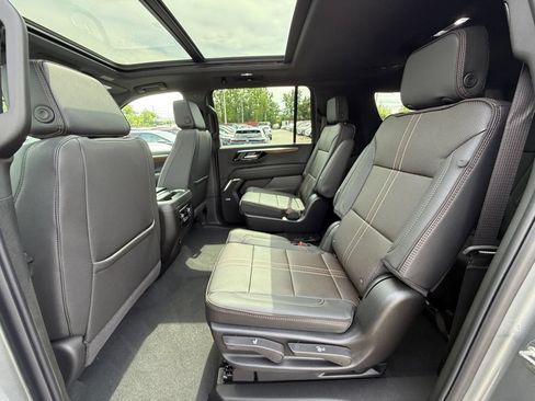 Used 2026 Chevrolet Suburban High Country w/ Sun And Tow Package AWD/4WD image 26