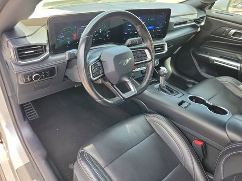 Used 2024 Ford Mustang Premium image 4