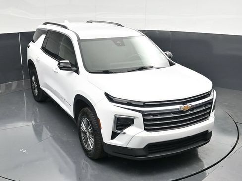 Used 2024 Chevrolet Traverse LT AWD/4WD image 46