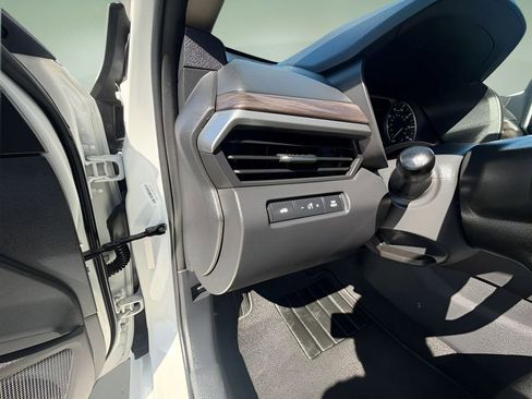 Used 2025 Nissan Altima 2.5 SV FWD image 10