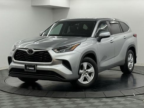 Certified 2023 Toyota Highlander L image 2