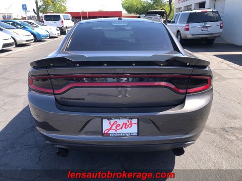 Used 2020 Dodge Charger SXT w/ Blacktop Package image 7
